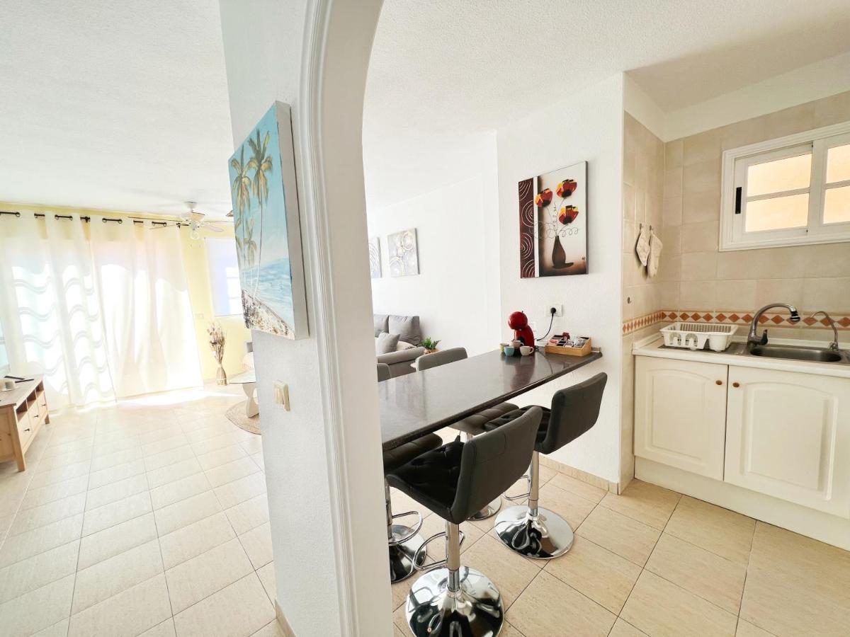 לוס כריסטיאנוס !!! Relaxing View, The Heights Apartment With Terrace And Heated Pools, Los Cristianos מראה חיצוני תמונה